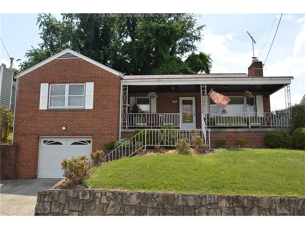 218 Shepherd Ave photo 1