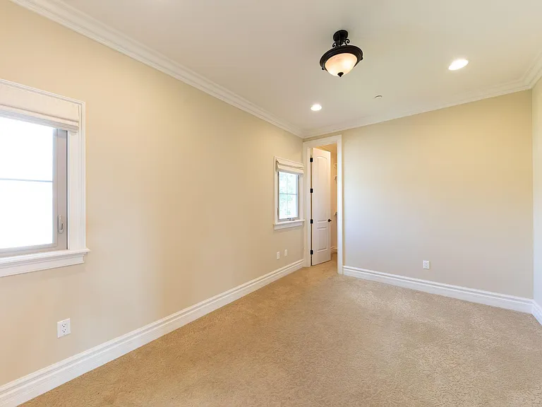 1801 S 2nd Ave — Photo 31