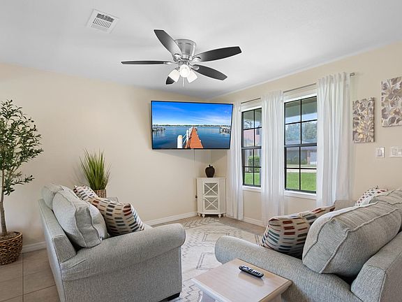 4th image of 4693 Petra Cir