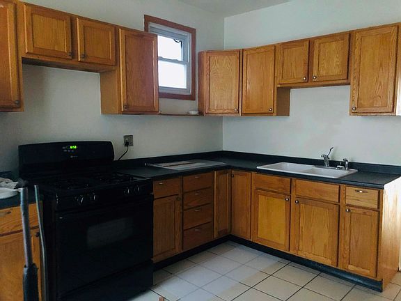 5th image of 3728 N Bosworth Ave Floor 2