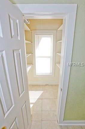 5th image of 1221 E Chelsea St