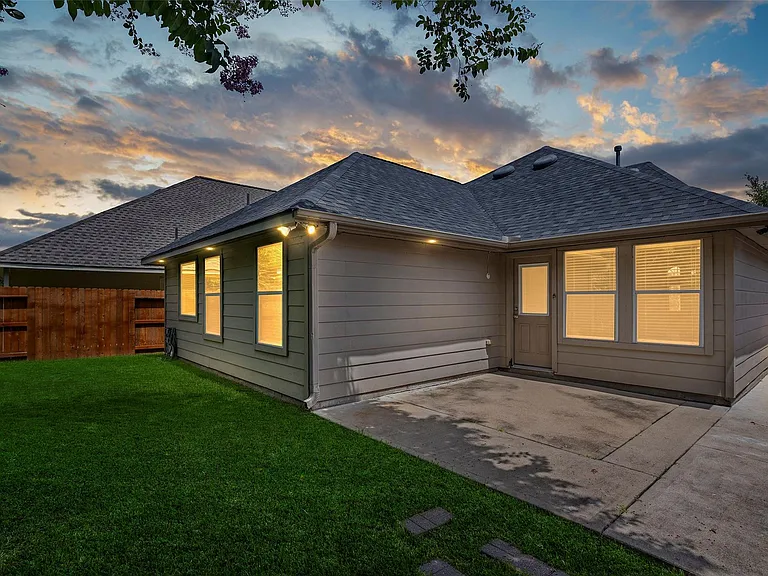 6907 Birnam Garden Ln — Photo 24