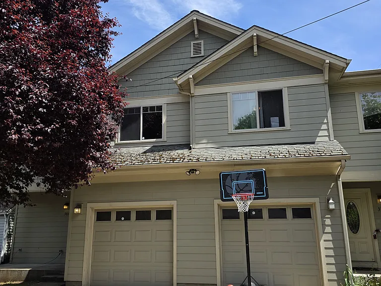 389 Foch St — Photo 2