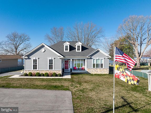 5th image of 712 Riverside Dr