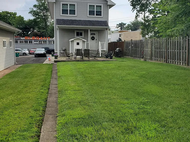 4919 Hazel Ave #1 — Photo 2