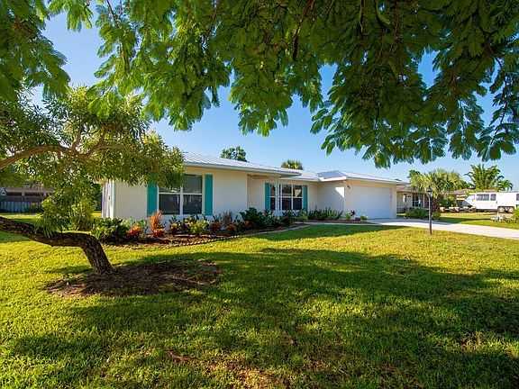 3rd image of 140 NE Naranja Ave
