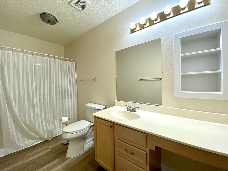 10038 Silverbrook Pl — Photo 10