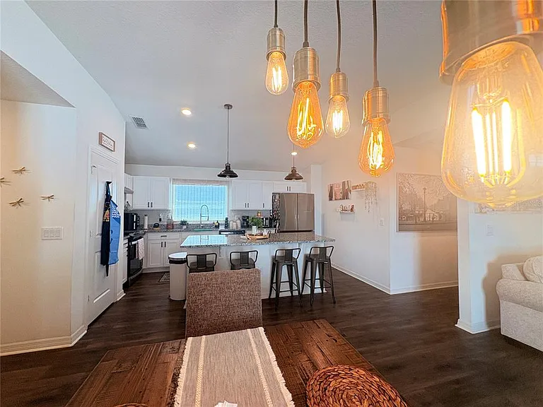 1084 Papaya Cir — Photo 11