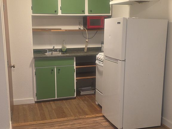 5th image of 1451 53rd Ave #3