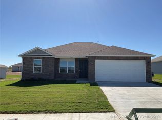 1101 W Abilene Rd, Claremore, OK 74019