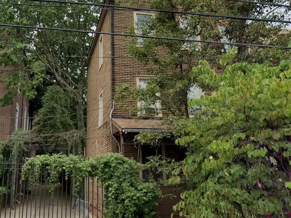 52 Gordon St, Staten Island, NY 10304