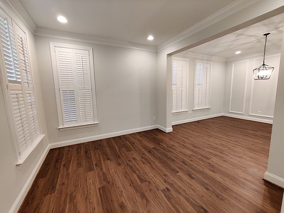 4th image of 3903 Chain Bridge Rd #1
