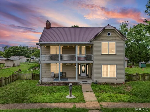 111 N Ravencrest St, Desloge, MO 63601
