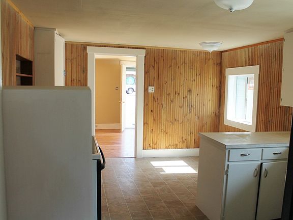 5th image of 113 W Alder St