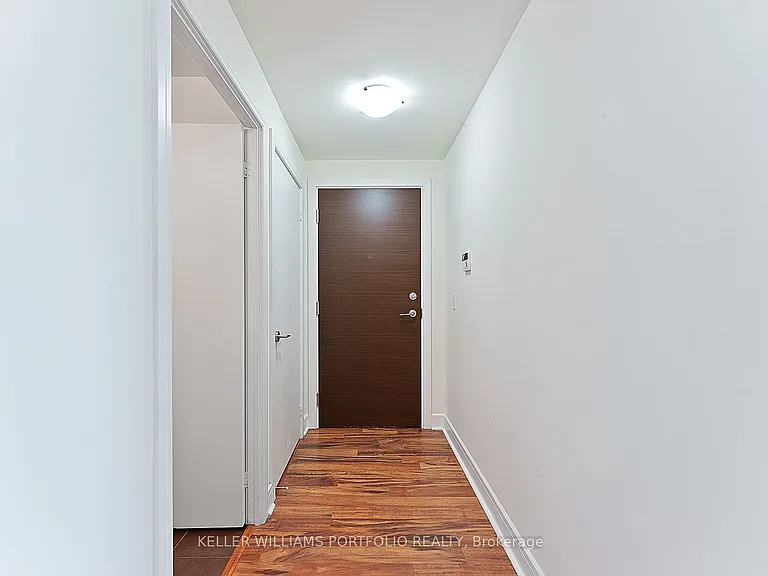 35 Brian Peck Cres #910 — Photo 3