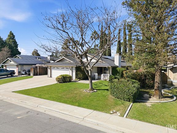 5th image of 13116 Amanda Ct