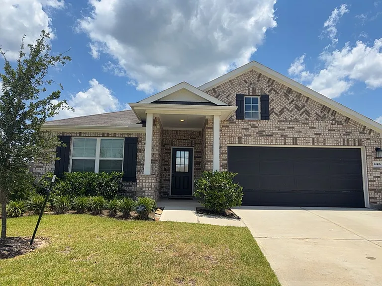 22476 Mountain Pine Dr — Photo 2