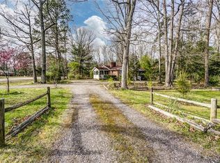 2455 Meadow Rd, Sandston, VA 23150