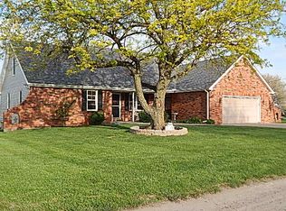 1202 Sunset Dr, Carrollton, MO 64633