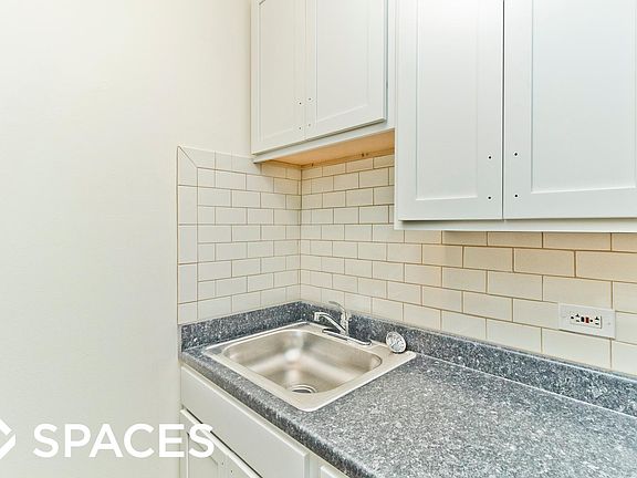 2nd image of 4031 N Kenmore Ave #_103a