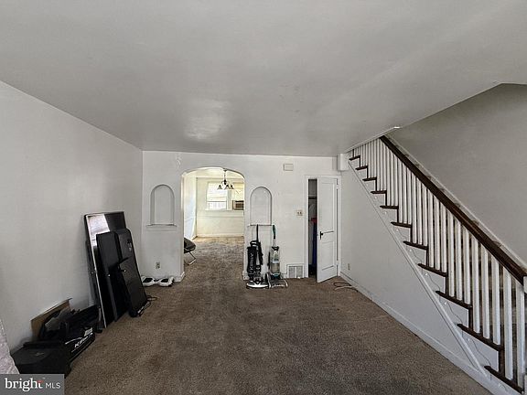 2nd image of 4419 Loring St