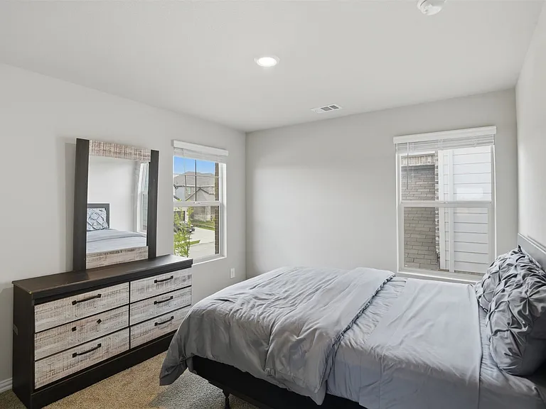 2275 Cliff Springs Dr — Photo 18