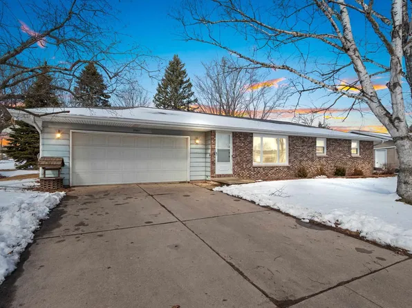 2931 Gilbert Dr, Green Bay, WI 54311