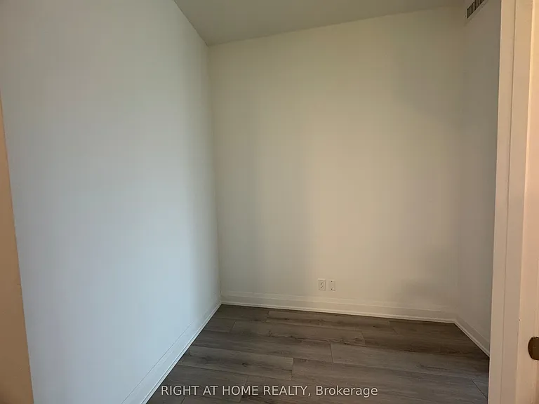 743 Warden Ave #218 — Photo 12