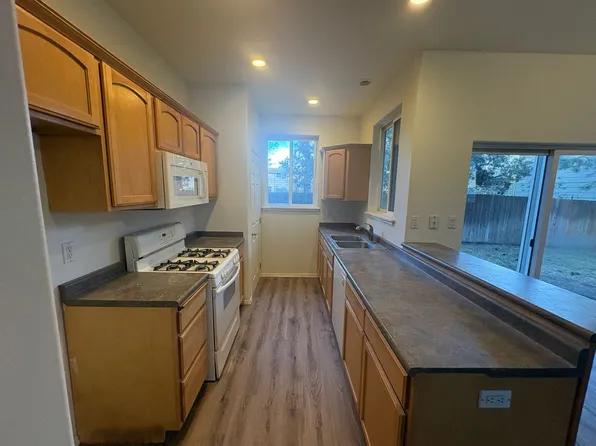 14 SE McKinley Ave #2, Bend, OR 97702