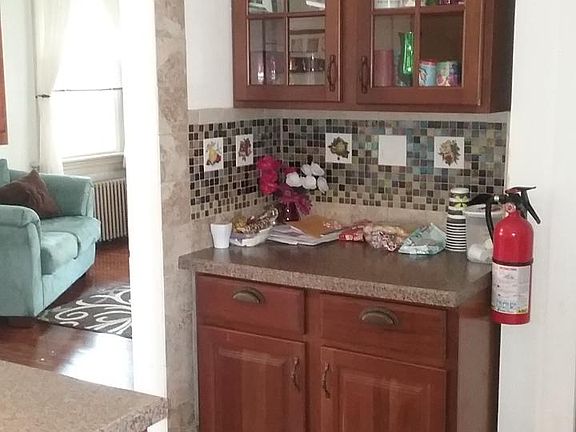 Butler pantry area, great for organizing