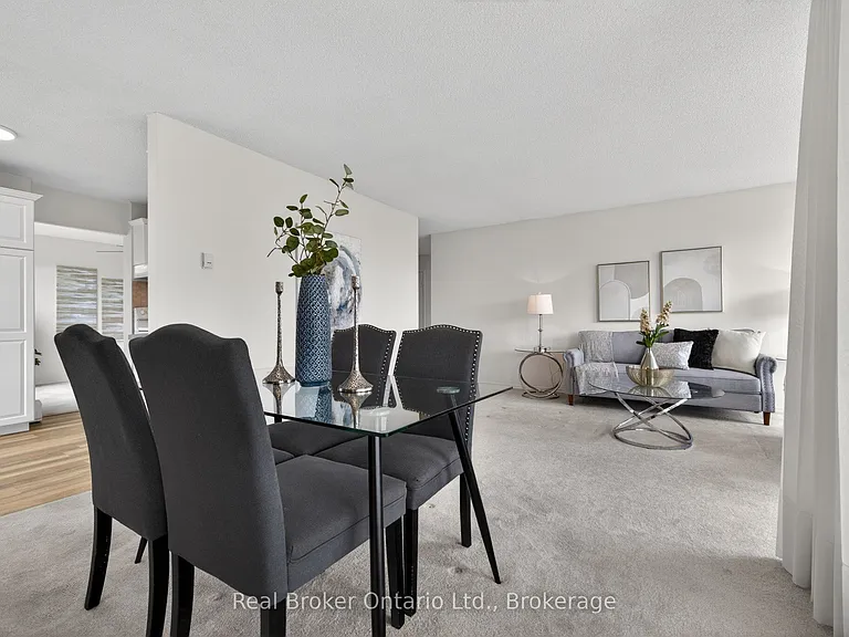 23 Woodlawn Rd E #811 — Photo 13