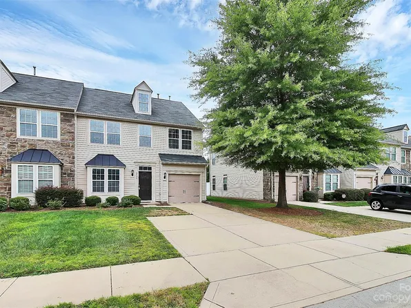 5735 Mossdale Ln, Charlotte, NC 28278