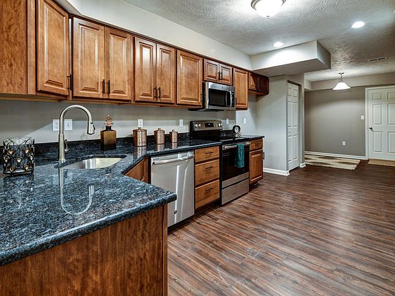 4th image of 2145 Lake View Dr #Sh3uxb