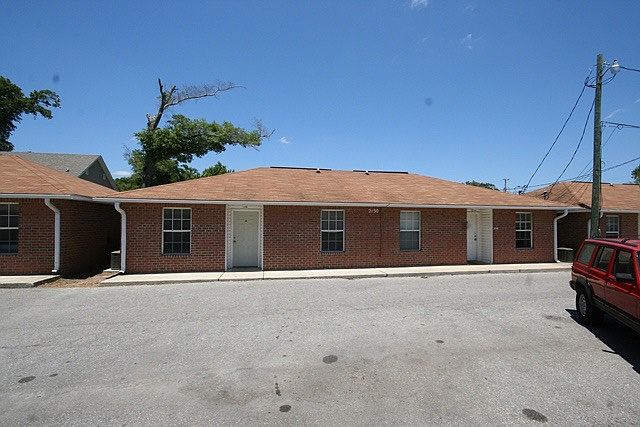 1st image of 2140 W Belmont St #A