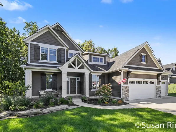 7290 Crossridge Dr SE, Grand Rapids, MI 49512