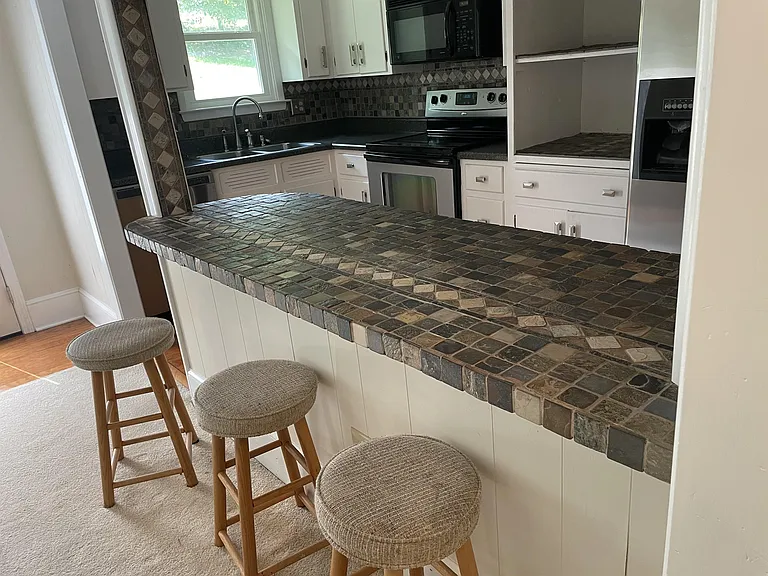 225 Darnell Ln — Photo 8