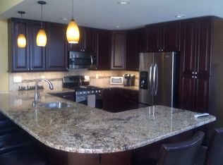 8702 Autumn Rd, Philadelphia, PA 19115