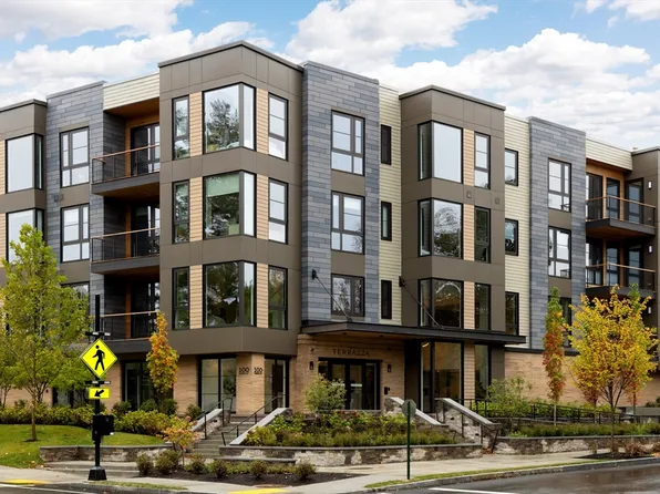 100 Linden St #205, Wellesley, MA 02482