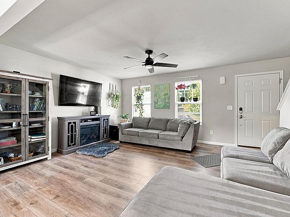 5th image of 59595 Silvergrass Dr