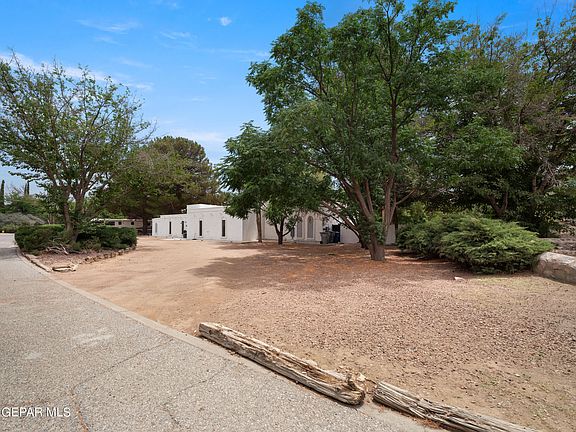 3rd image of 808 Live Oak Dr