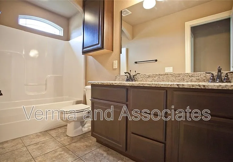 1906 Cypress St — Photo 16