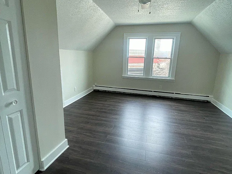 125 Stiles St — Photo 11