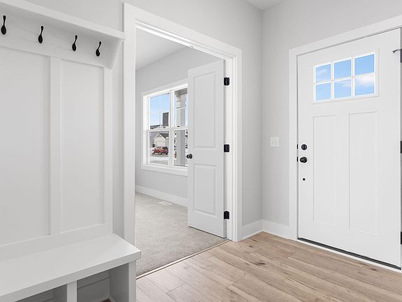 2nd image of 3838 Elderberry Dr
