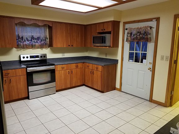 2nd image of 3041 Corona Dr