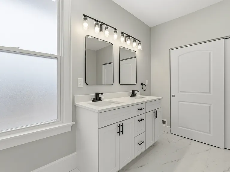 2978 Wardall Ave — Photo 9