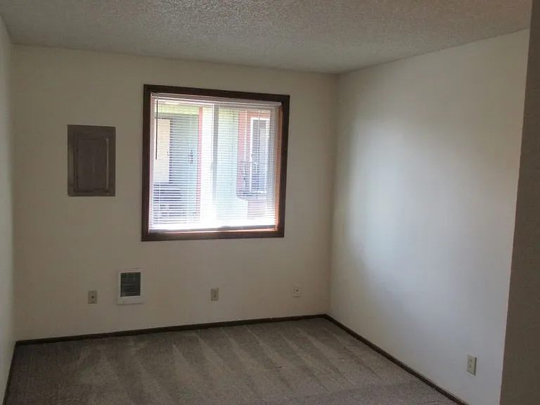 Two Bedroom Apt. w/ Washer and Dryer — Photo 15