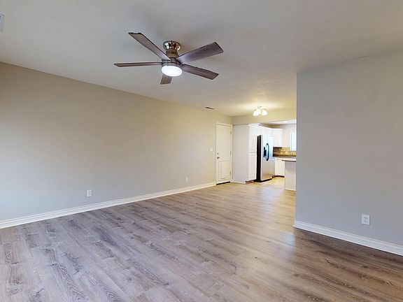 5th image of 139 N 100 W APT 3