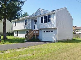 109 Eton Ave, Warwick, RI 02889