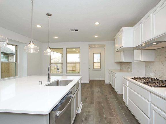 3rd image of 913 Pismo Creek Ln