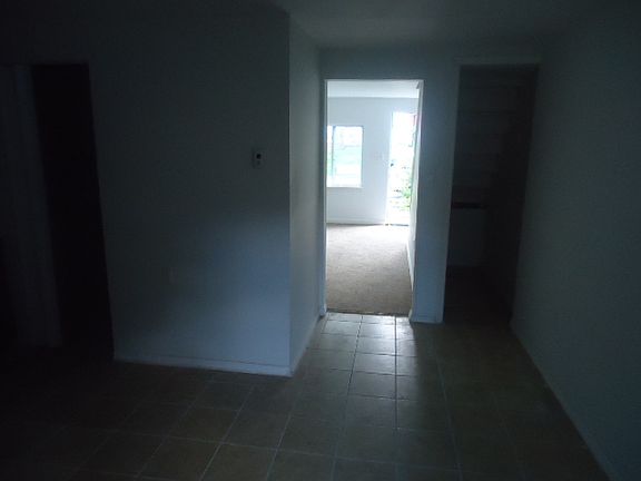 5th image of 2522 Southdene Ave